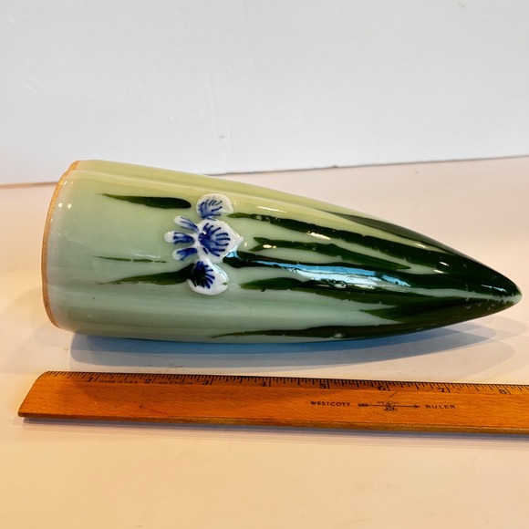 Vintage Japanese Ceramic Wall Pocket Vase Celeon Green 8" Asian - Picture 4 of 5